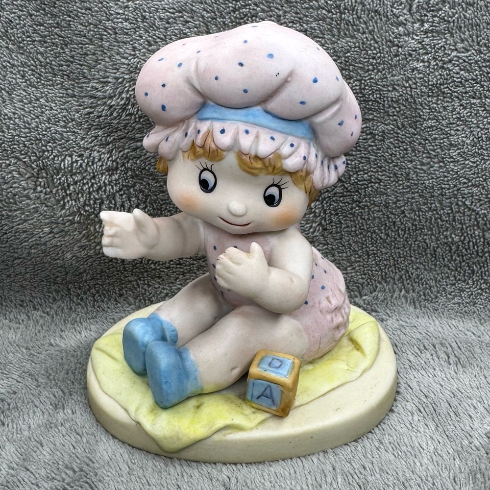 Vintage Baby Girl Figurine Nursery Decor ABC Block Ceramic Pink Blue 4”